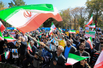 Kirman'da düzenlenen 4 Kasım Yürüyüşlerinden görüntüler
