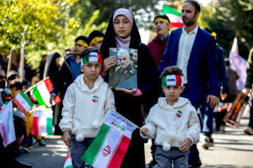 En images: rassemblements massifs à l’occasion de la Journée nationale de lutte contre l'arrogance mondiale partout en Iran 