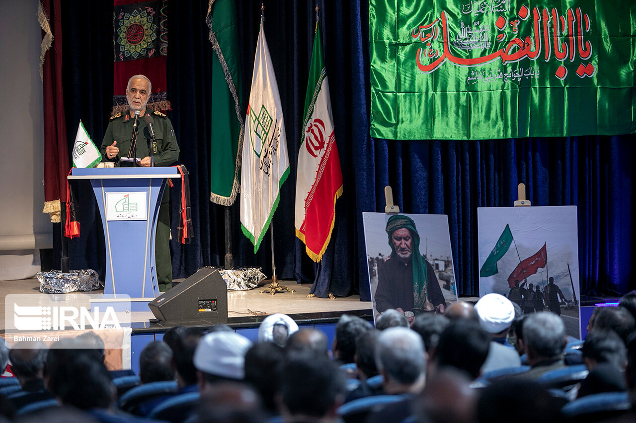 جدال جمهوری اسلامی ایران با آمریکا جنگ حق و باطل است