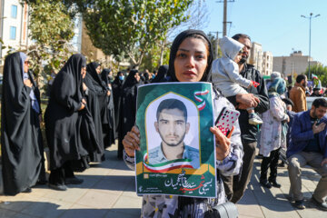 Funérailles de l'agent de sécurité Seyed Ruholhah Ajamian à Karaj