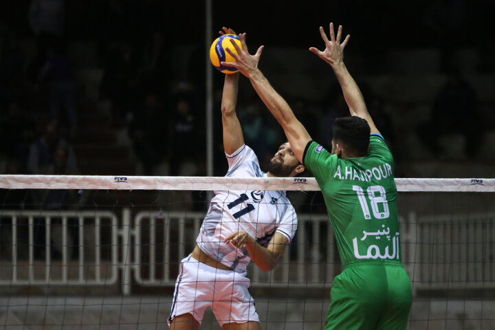 تیم والیبال چادرملو اردکان بر افق قم غلبه کرد