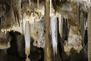 سفر به شگفت انگیزترین غار آهکی جهان در زنجان