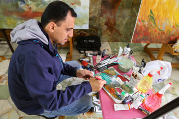 Taller de pintura "Rojo oscuro" en Shiraz