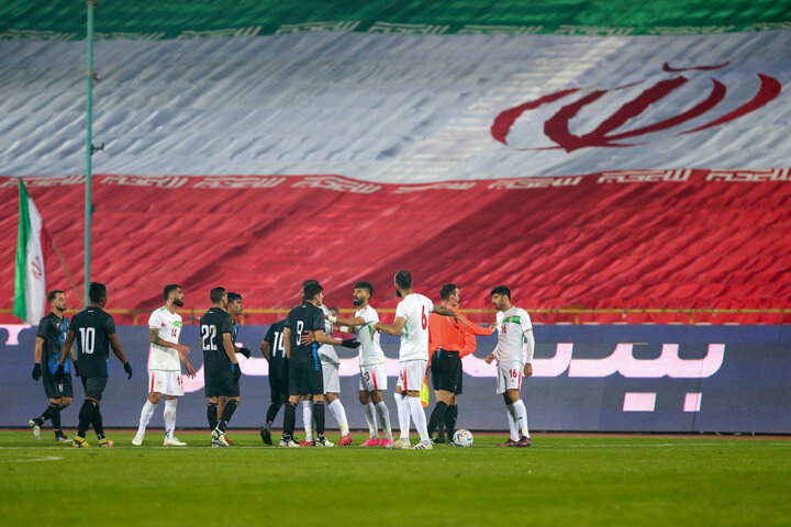 همدانی: تیم ملی مقابل هیچ حریفی از پیش بازنده نیست؛ نباید به انگلیس ایستگاهی بدهیم