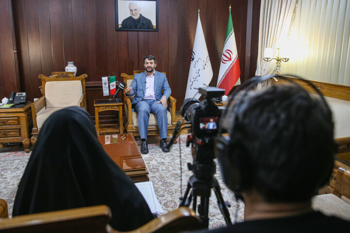 عبدالملکی: مناطق آزاد را به مقاصد سرمایهگذاری تبدیل میکنیم