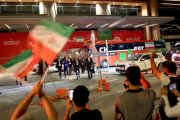 La llegada del equipo nacional iraní de fútbol a Qatar