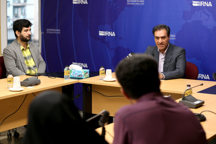 معوقات بازنشستگان فولاد پرداخت میشود/ عرضه سهام ۲ شرکت صندوق فولاد در بورس