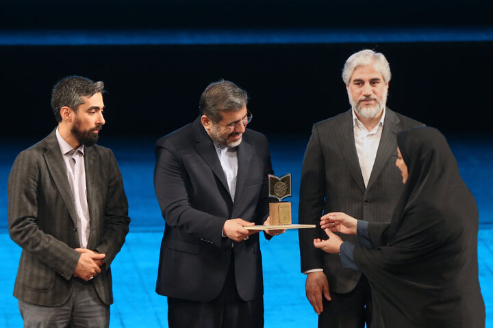 دبیرکل نهاد کتابخانههای عمومی: مشکلات معیشتی کتابداران را جدی بگیرید