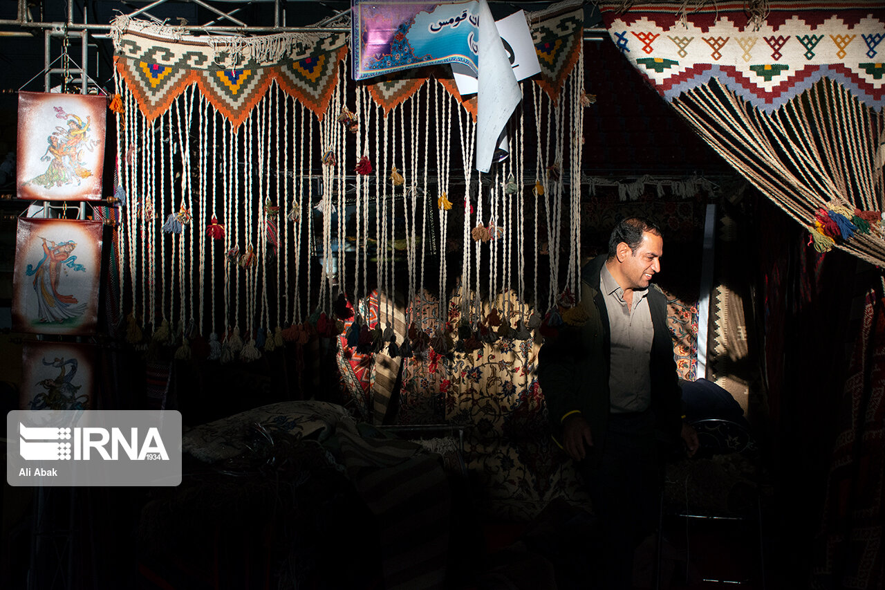 ۳.۹ میلیارد تومان صنایع دستی در نمایشگاه منطقه‌ای سمنان به فروش رفت