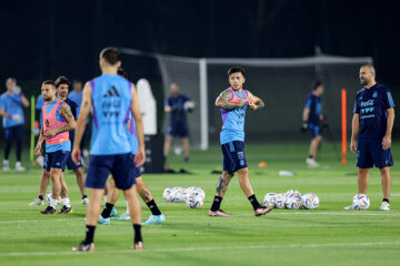 Entrenamiento de los equipos nacionales de fútbol de España y Argentina en Doha