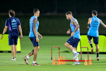 Entrenamiento de los equipos nacionales de fútbol de España y Argentina en Doha