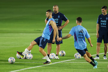 Entrenamiento de los equipos nacionales de fútbol de España y Argentina en Doha