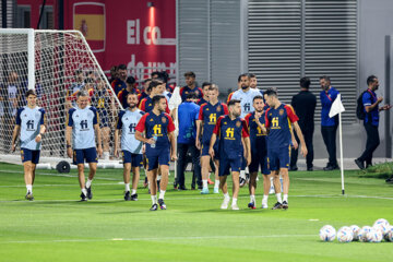 Entrenamiento de los equipos nacionales de fútbol de España y Argentina en Doha