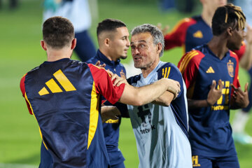 Entrenamiento de los equipos nacionales de fútbol de España y Argentina en Doha