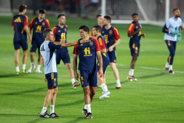 Entrenamiento de los equipos nacionales de fútbol de España y Argentina en Doha