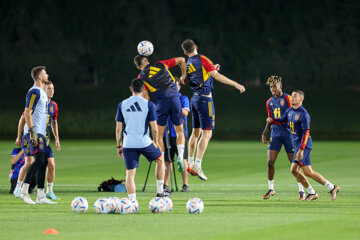 Entrenamiento de los equipos nacionales de fútbol de España y Argentina en Doha