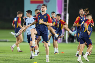 Entrenamiento de los equipos nacionales de fútbol de España y Argentina en Doha