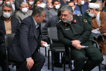 دیدار جمعی از مردم اصفهان با رهبر انقلاب