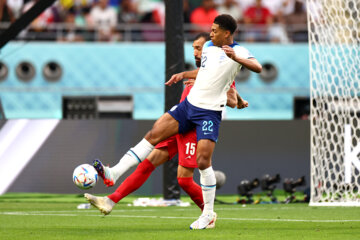 Comenzado el encuentro entre los equipos de Irán e Inglaterra en Doha