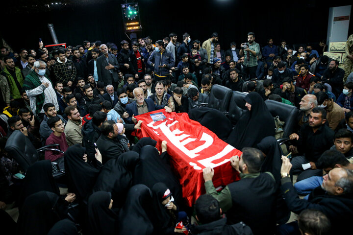 بینشان همچون فاطمه(س)