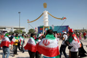 حضور گسترده ایرانی‌ها در ورزشگاه احمدبن‌ علی؛ پیشنهاد بی‌شرمانه‌ ۱۰۰ دلاری