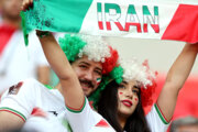 قومی فٹ بال ٹیم کے شائقین - ایران اور ویلز کے درمیان میچ کے مناظر
