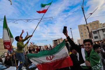 Victoire de l’équipe nationale d’Iran au Qatar face au Pays de Galles : La liesse se répand dans les rues d’Adrabil à l’ouest