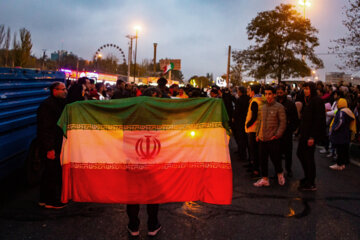 شادی مردم پس از پیروزی تیم ملی فوتبال- تبریز