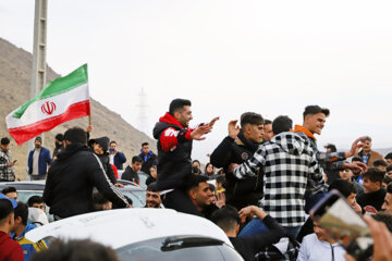 شادی مردم پس از پیروزی تیم ملی فوتبال- زنجان
