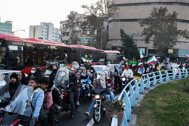 صحنه های ناب از جشن و شادی غرور آفرین ایرانیان در سراسر کشور 