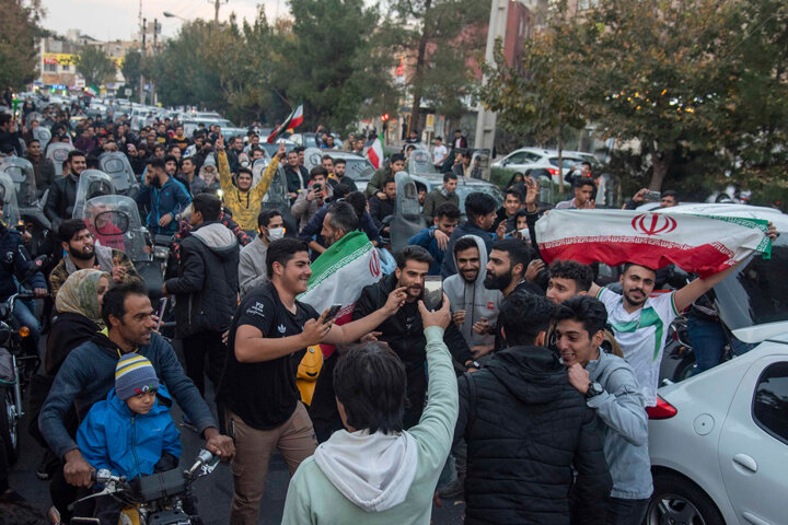 تصویری از صحنه های ناب از جشن و شادی غرور آفرین ایرانیان در سراسر کشور