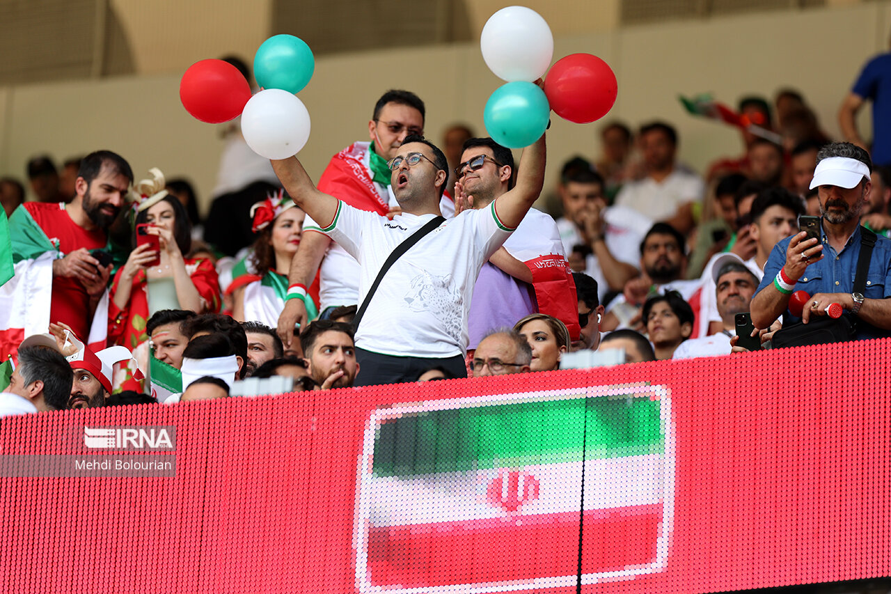 هواداران ایران عکس تماشاگران ایرانی جام جهانی 2022 قطر تماشاگران ایران در جام جهانی تماشاگران ایران