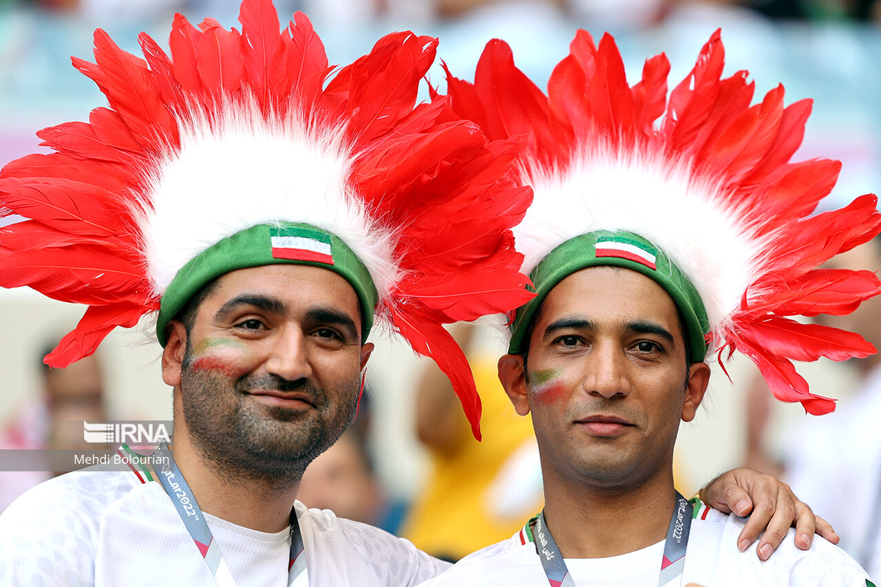 هواداران ایران عکس تماشاگران ایرانی جام جهانی 2022 قطر تماشاگران ایران در جام جهانی تماشاگران ایران
