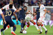 2022ورلڈ کپ ؛ فرانس اور تیونس کی فٹبال ٹیموں کے درمیان میچ کے مناظر
