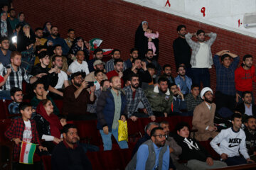 تماشای دیدار ایران و آمریکا در سینما سپیدرود رشت