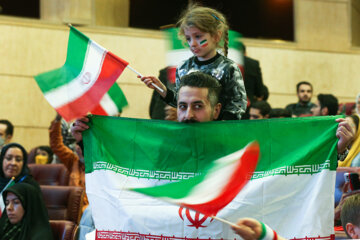 تماشایی دیدار ایران و آمریکا در برج میلاد