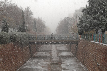 بارش برف پاییزی در مشهد