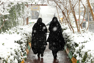 بارش برف پاییزی در مشهد