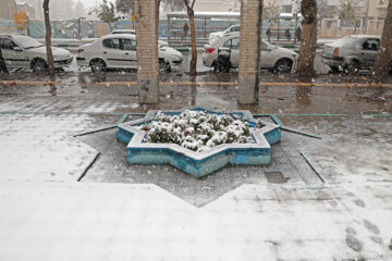 بارش برف پاییزی در مشهد