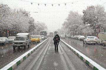 بارش برف پاییزی در مشهد