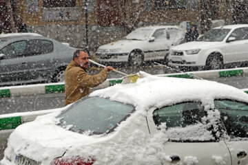 بارش برف پاییزی در مشهد