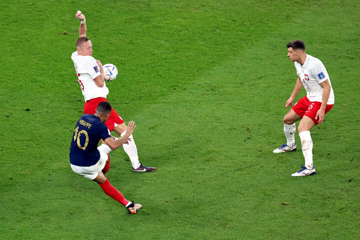 نگاهی به دیدارهای روز پانزدهم؛خروسها رو کاکل امباپه میچرخند!