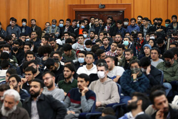 Le porte-parole du gouvernement de la République islamique d’Iran (RII), Ali Bahadori Jahromi, a répondu aux questions des étudiants ce mardi soir (6 décembre 2022) à la veille de la Journée nationale des Etudiants (16 Azar) en se déplaçant à l'Université des Sciences et Technologies de Téhéran. (Photo : Marziyeh Moussavi)