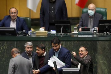 Les députés iraniens votent la confiance au nouveau ministre de la Route