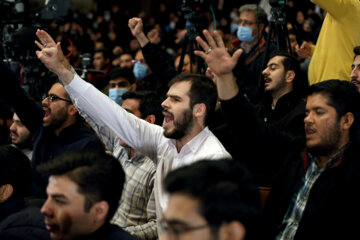 Journée des étudiants, le président Raïssi s’exprime à l'Université de Téhéran.