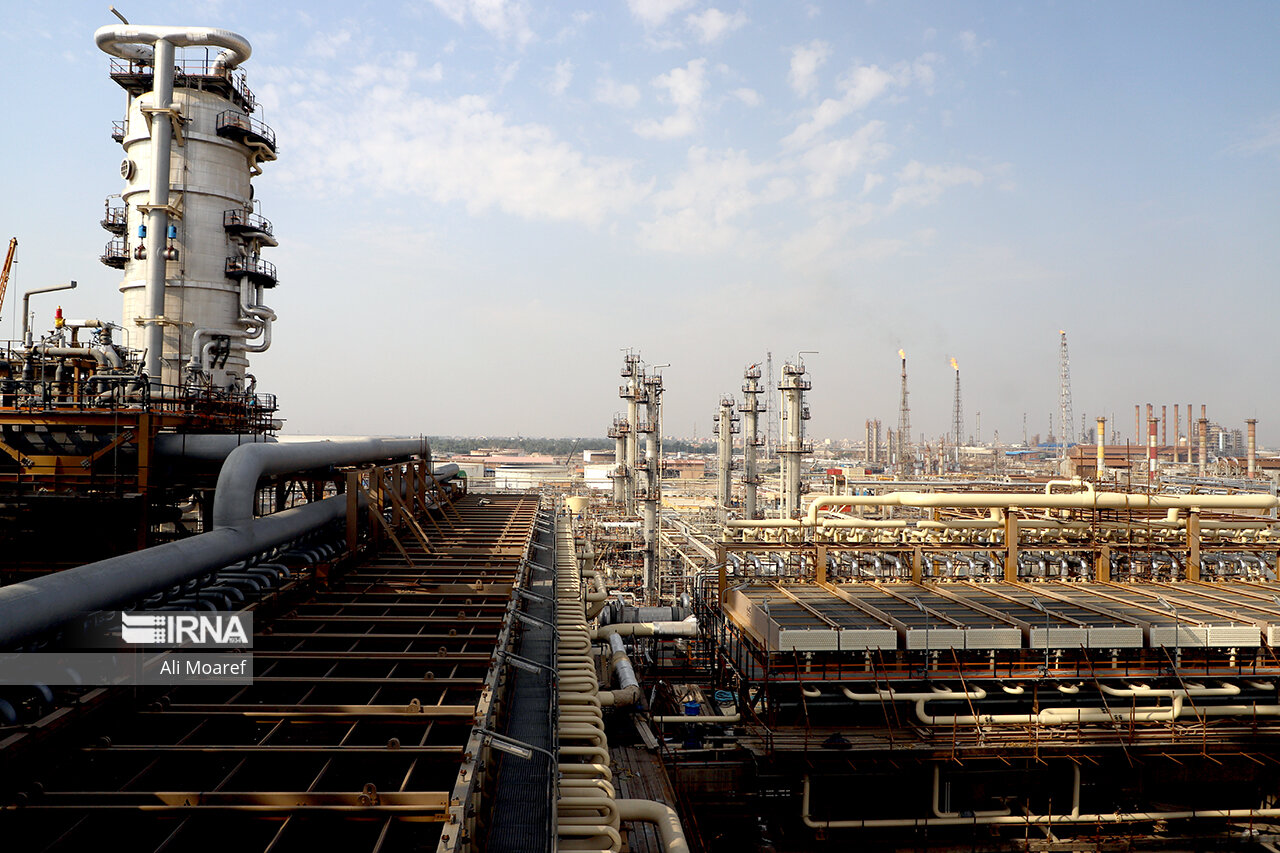 ایرانِ قوی؛ تولیدِ پالایشگاه نفت ستاره خلیج فارس، روزانه ۴۶۰ هزار بشکه میعانات گازی است