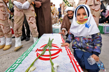 آیین استقبال از ۵۷ شهید تازه تفحص شده دوران دفاع مقدس در مرز مهران