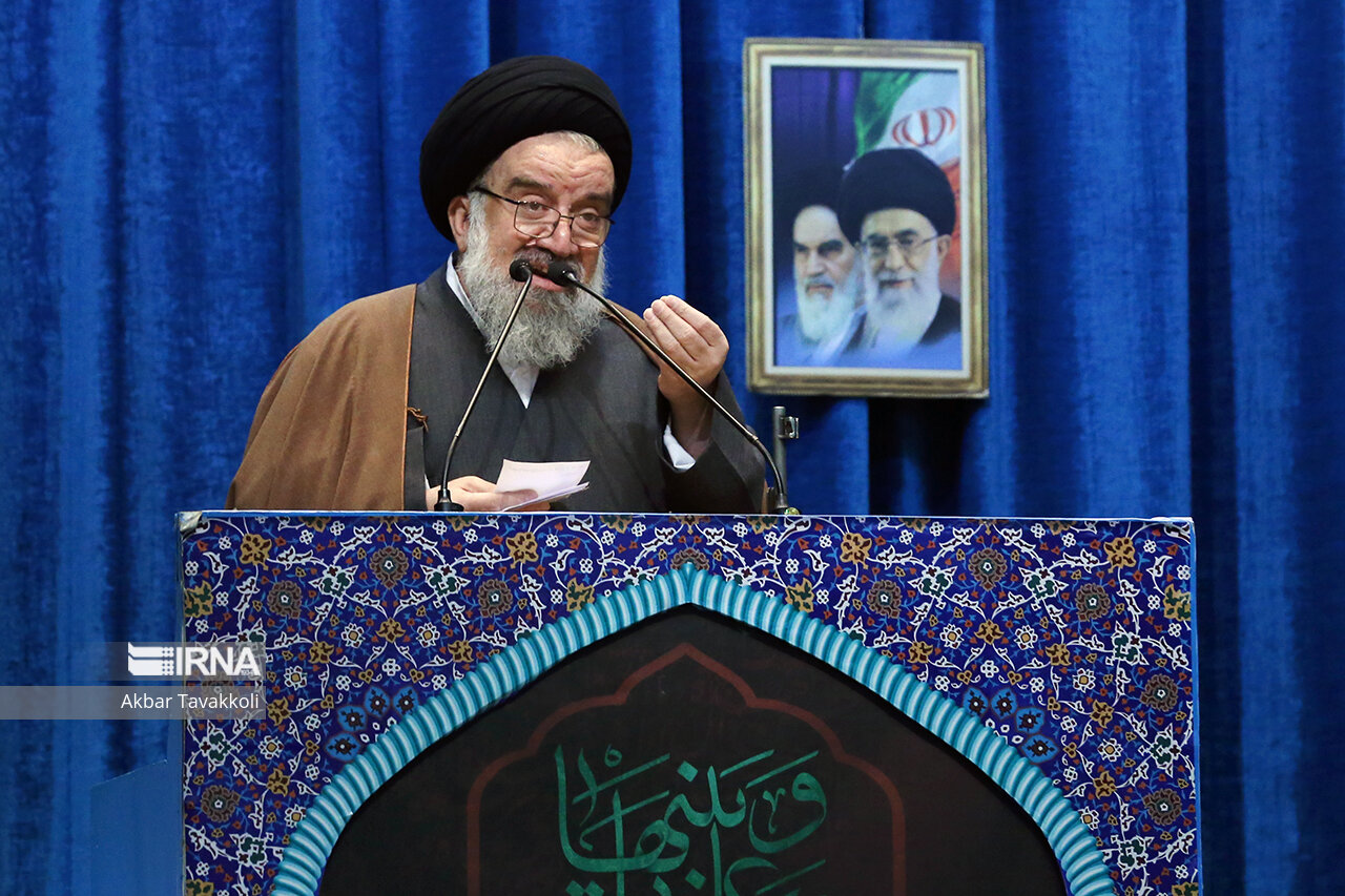 دستگاه دیپلماسی از ترامپ جنایت کار در مجامع بینالمللی شکایت کند