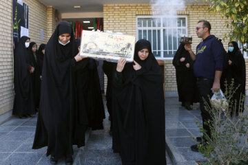 Funeral por 10 de los mártires de la Defensa Sagrada en Shiraz
