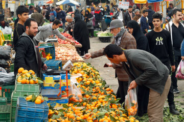 L’ambiance de la fête de Yalda dans les marchés de Rasht 